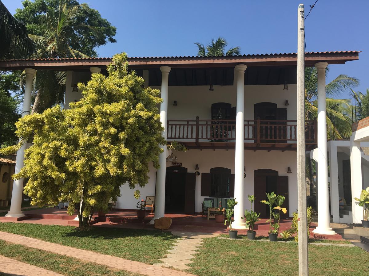 Hotel La Felicita Mirissa Exterior foto